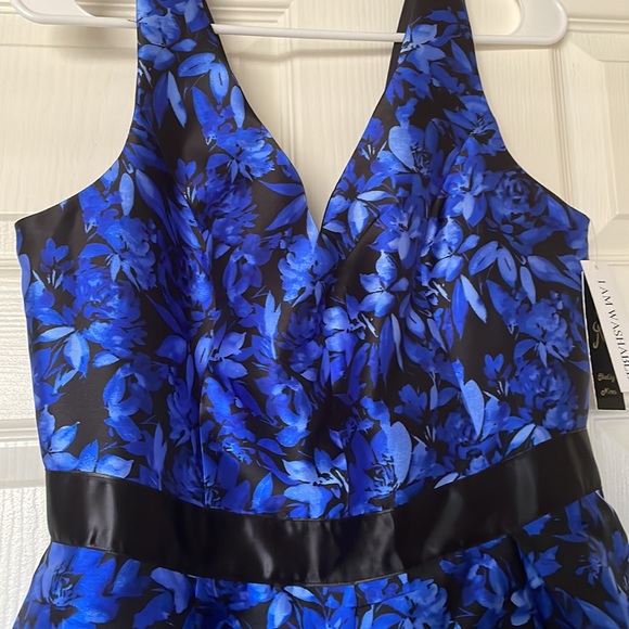 Special Occasion Dress, Blue/Black Flower print. Size 14. New with tags on. - Picture 3 of 6